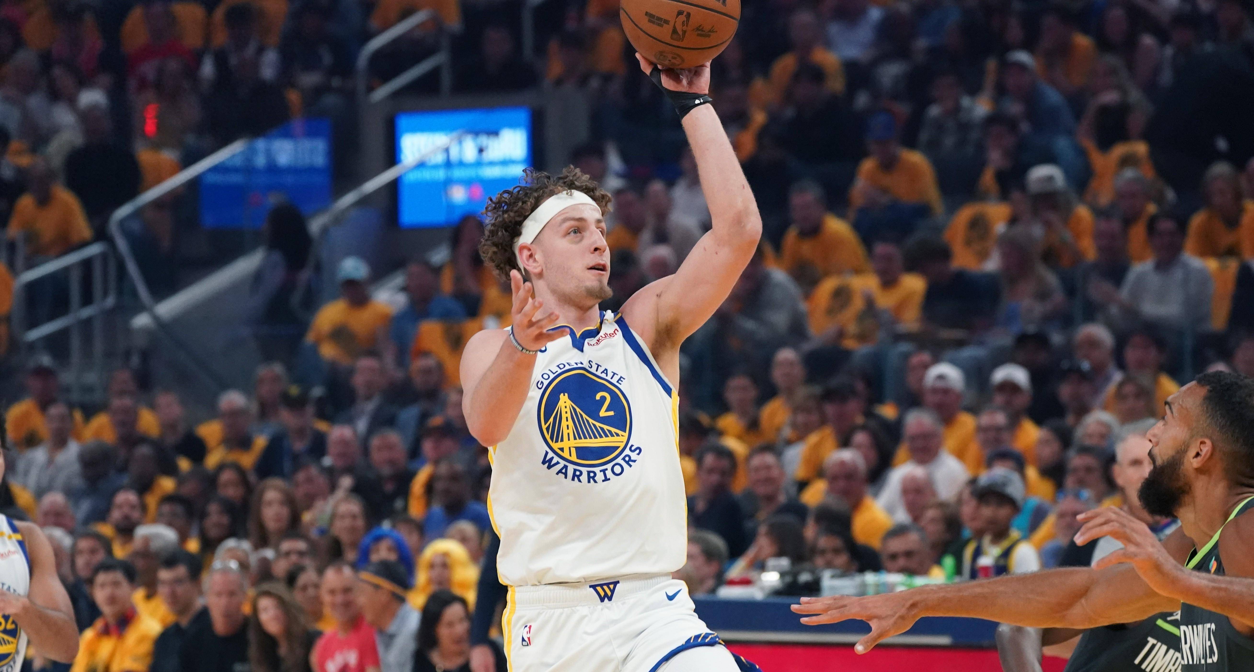 包含转会期金州勇士手感冰凉——社区盾节点到来，管理层满意，年轻球员得到机会的词条